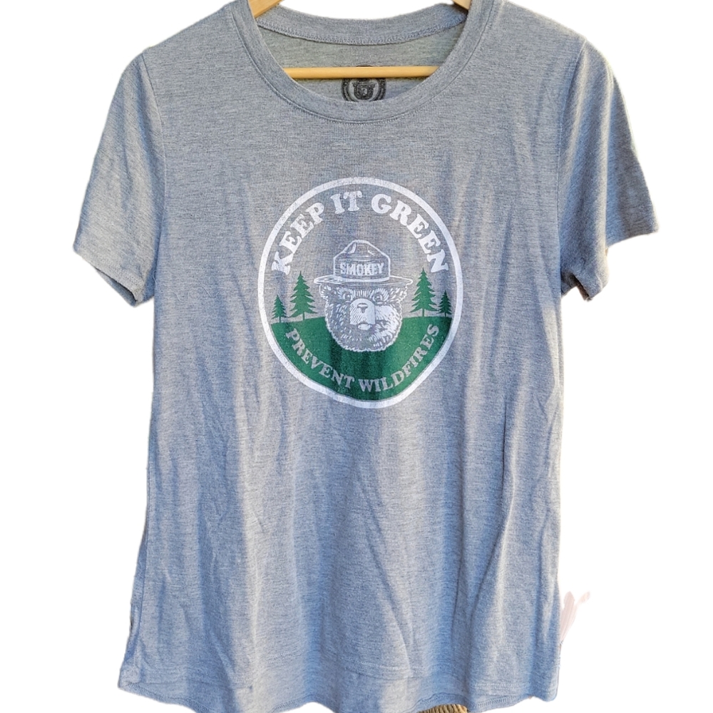 🎉 5 for $25 - Smokey the Bear shirt